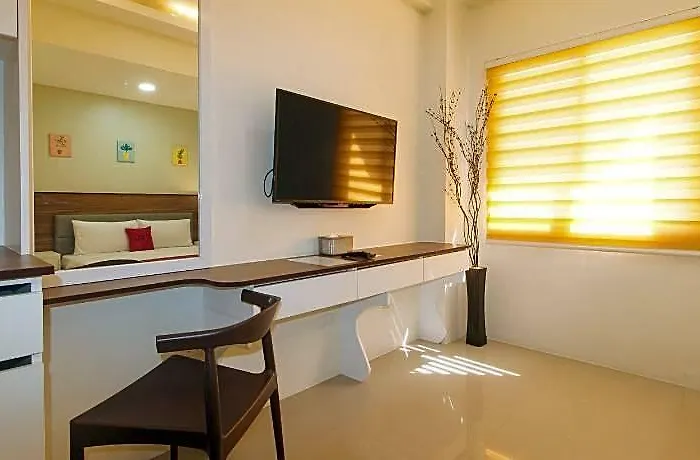 Reddoorz @ Leoncia Apartelle Mandaue