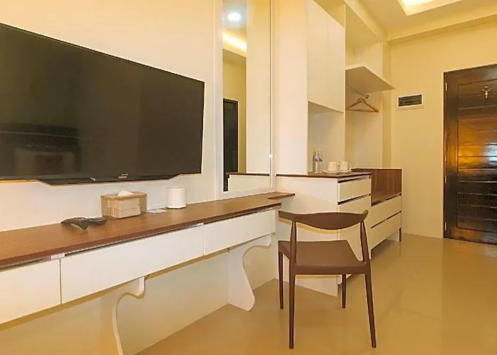 Reddoorz @ Leoncia Apartelle Mandaue *
