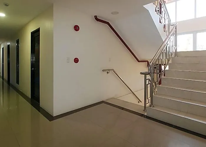 Reddoorz @ Leoncia Apartelle Mandaue Hotel